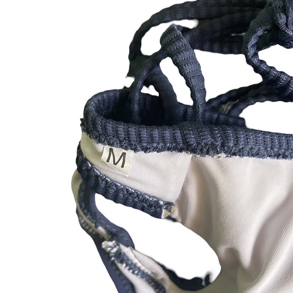 Amazin Zaful Ribbed Bikini Top with Adjustable Straps and Removable Pads (size M - Picture 6 of 7